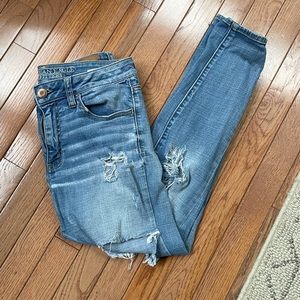 SOLD - AE mid-rise jegging ankle jean size 6